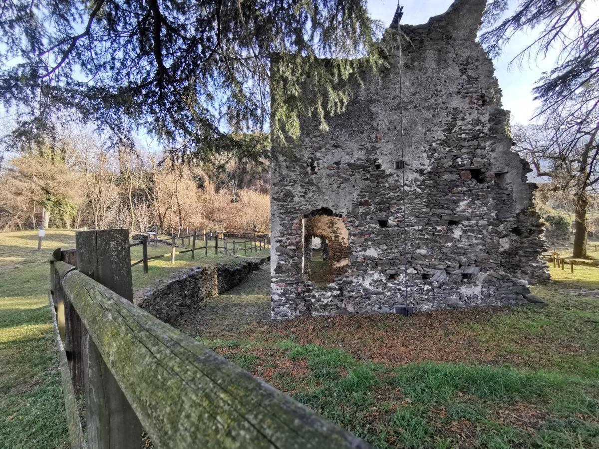 Near Villa Monastero And Castello Di Vezio Βαρένα Εξωτερικό φωτογραφία